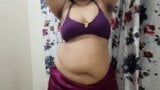 Desi bhabhi quyến rũ cô ấy bạn trai trên video call snapshot 3