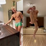 Chico sexy desnudo masturbándose snapshot 7