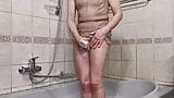 Influenza della Gerbe in collant di nylon bagnata per fare la doccia - Michael Ernandes snapshot 7