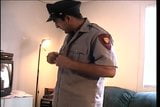 Officer zack bjuder in en vän att knulla och suga snapshot 15