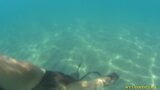 Nylondelux panty die openbaar strand scheurt snapshot 15
