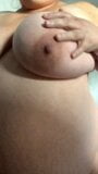 Bbw grandes tetas pesadas y vientre con estrías - enormes pezones de mamá snapshot 1