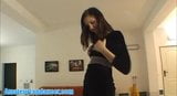 Стриптиз и приватный танец от симпатичной 18-летней чешской студентки snapshot 7