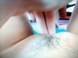 Amateur, une belle fille se masturbe (3) snapshot 3