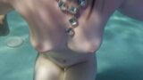 Sunny Lane, une bombasse blonde, vide une bite raide sous l'eau! snapshot 8