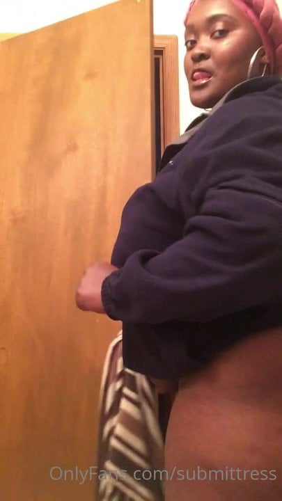 Solo ébano bbw masivo tetas peek-a-boo