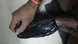 Sexo con vagina artificial negra y corrida dentro snapshot 2