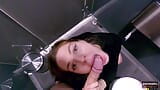 Taccheggiatrice scopata nel bagno del centro commerciale - Real Public - Sesso rischioso - pov snapshot 8