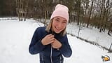 Chica rubia calienta su polla en la nieve y lo lleva a casa para un sexo encantador snapshot 2