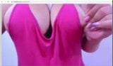 Latina in Pink verführt mich mit ihren dicken Titten snapshot 5