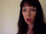 Толстушка со страпоном в видео от первого лица snapshot 9
