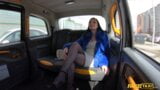 Falsk taxi - fransk slampa ger taxichauffören ett gratis knull snapshot 3