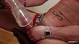 Maskurbate - tatuerad hunk deboxer bestämmer sig för att han behöver ett ryck innan julfest snapshot 9
