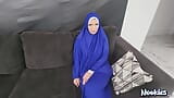 Le sexe en hijab est le meilleur - une fille innocente se fait baiser pour son loyer snapshot 7