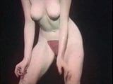性爱机器 - 复古 70 年代脱衣舞娘的重口味 pmv snapshot 16