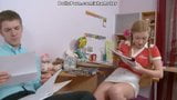 Hete blonde sekstape met op het einde veel plakkerig sperma snapshot 2