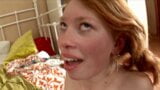 Tiener Anna deepthroat een pik en zwelt haar poesje op snapshot 20