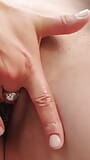 Enorme spuitfontein van milf met grote borsten op natte en geile penis - close-up snapshot 9