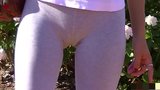 Grauer Spandex im Park snapshot 1