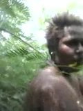 Png Buai Mama lutscht im Busch snapshot 3