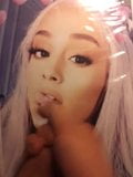 Ariana Grande masturbando gozadas # 4 snapshot 4