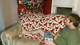 Babyybut wird von ihrem stiefbruder mit verbundenen augen zu einem überraschenden weihnachtsgeschenk ausgetrickst snapshot 1