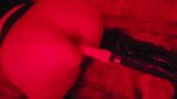 Grubaska lateksowa dziwka - palenie i używanie mojej maszyny do pieprzenia w obskurnym motelu snapshot 7
