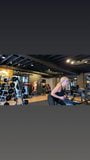 Natalie alyn lind haciendo ejercicio en el gimnasio snapshot 4