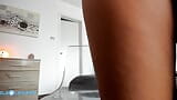 Heetste tiener kreeg dubbele penetratie door 2 grote dildo's snapshot 6