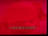 Fată își face pizda într-un burger cu brânzeturi snapshot 4