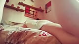 Masturbation torride sur un oreiller snapshot 12