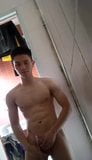 Guapo twink meando mucho con erección para cam (34 &#39;&#39;) snapshot 3