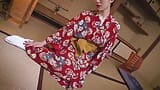 Hombre folla esposa con hermosas tetas en kimono japonés snapshot 1