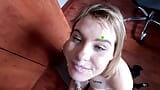 Caliente rubia ahegao chica chupando y pajeando para un cum facial snapshot 20