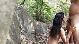 Bir kız açık havada erkek arkadaşıyla sikişiyor, Hintli desy kızla ormanda sert sikişiyor snapshot 8