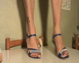 A piedi mia moglie gioca con le scarpe snapshot 6