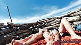 Yabancı karımı herkesin içinde çıplak bir plajda yarağa dokunurken yakaladı - misscreamy snapshot 3