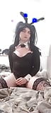 Aimee, jolie CD, se branle dans son costume de lapin snapshot 9