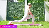 Sexy Outdoor-Yoga von Stella Cardo snapshot 5