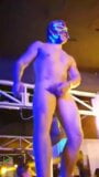 Gogo Boy strippt und zeigt seinen Schwanz snapshot 3