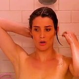 Cobie Smulders - scène de douche dans Comment j'ai rencontré ta mère snapshot 3