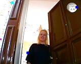 Incredibile bionda tedesca ottiene i suoi buchi dita in pov snapshot 1