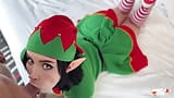Cadou de Crăciun Elf - muie sexy și sex cu spermă pe pizda umedă cu vedere la persoana 1 snapshot 2