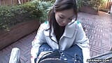 Japanse brunette sexy Misaki Yoshimura zuigt harde pik in de tuin ongecensureerd. snapshot 12