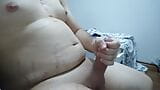 Gordito masturbándose y corriéndose snapshot 6