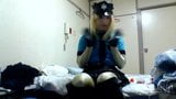 Kigurumi policial masturbando 2 snapshot 1