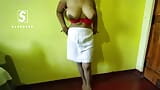 엉덩이를 보여주는 스리랑카 사무실 소녀 snapshot 4