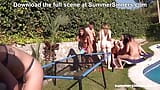 Hottie-schätzchen ficken im gangbang im freien bei summersinners snapshot 11