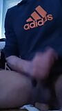 Gay amateur casero solo masturbación con la mano snapshot 3