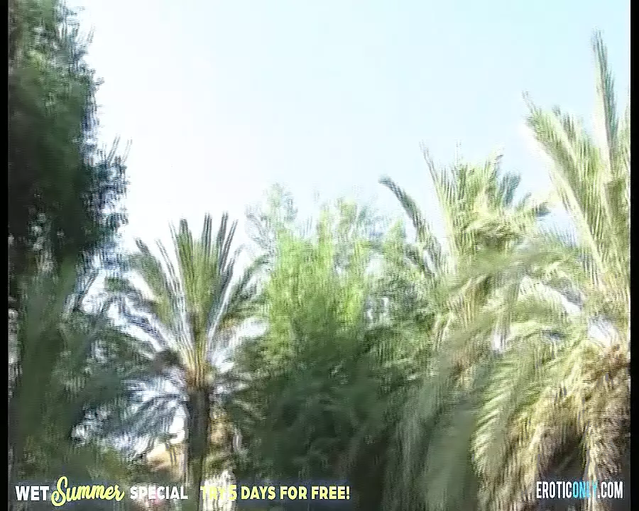 la-gouvernante-se-fait-d-sirer-et-baiser-par-le-gar-on-de-la-piscine